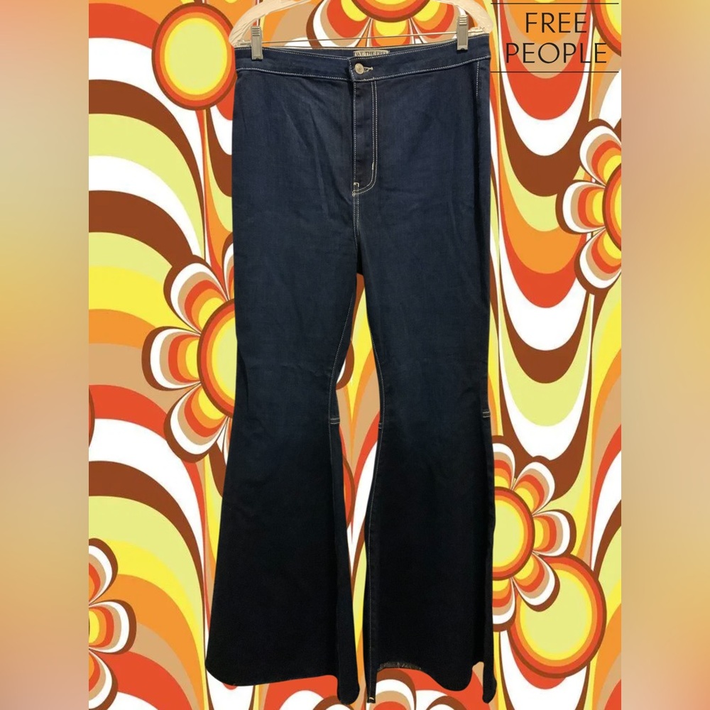 FREE PEOPLE WE THE FREE "Just Float On" High Rise Flare Jeans Midnight Size 32